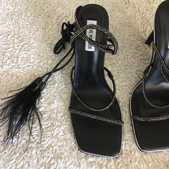 Steve Madden - Picture 3 of 11